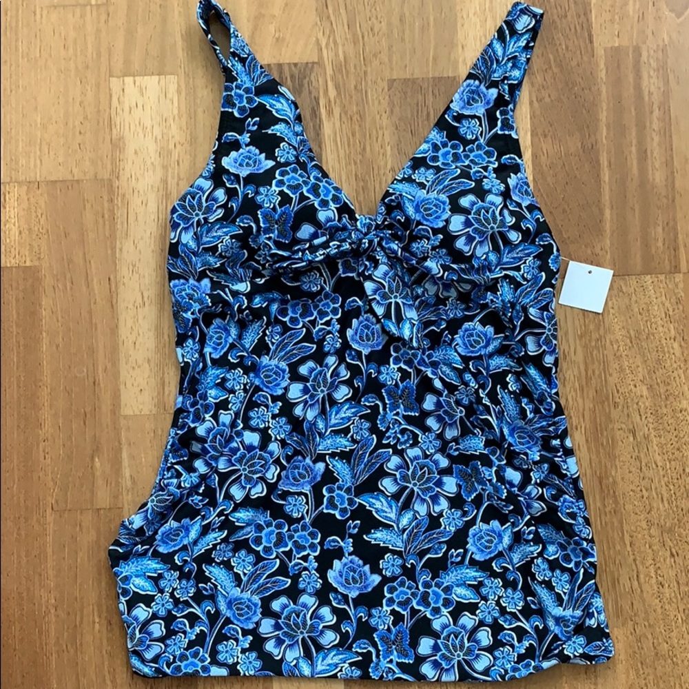 Maternity swimsuit top